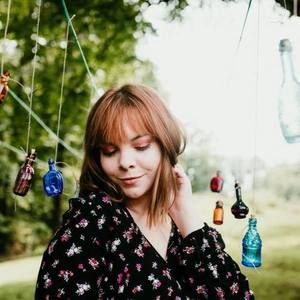 Meet your Posher, Sarah jane